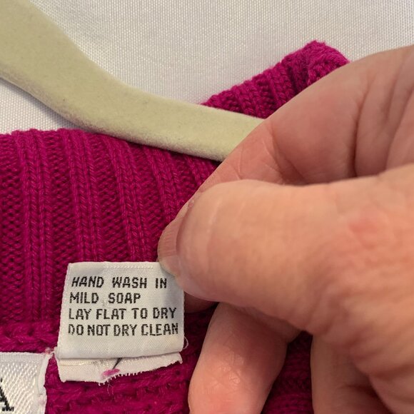 Vintage Genoa by Brenda Lim Fushcia oversized medium sweater - Picture 3 of 9